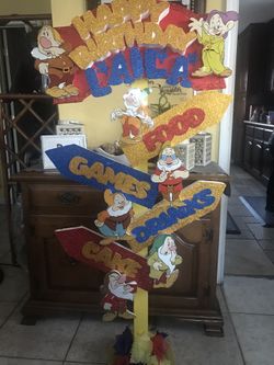 Snow White party decorations