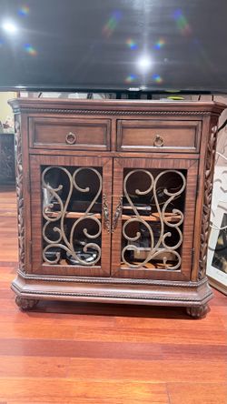 Tv stand