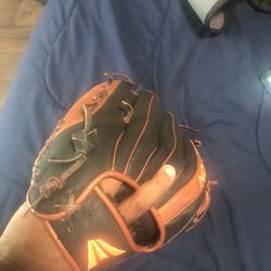 Easton 11.5 Infield Baseball Glove. 