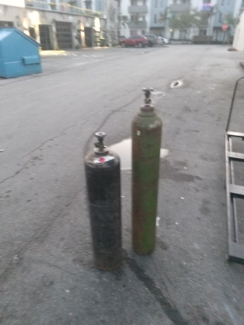 Acetylene and oxygen full tank.
