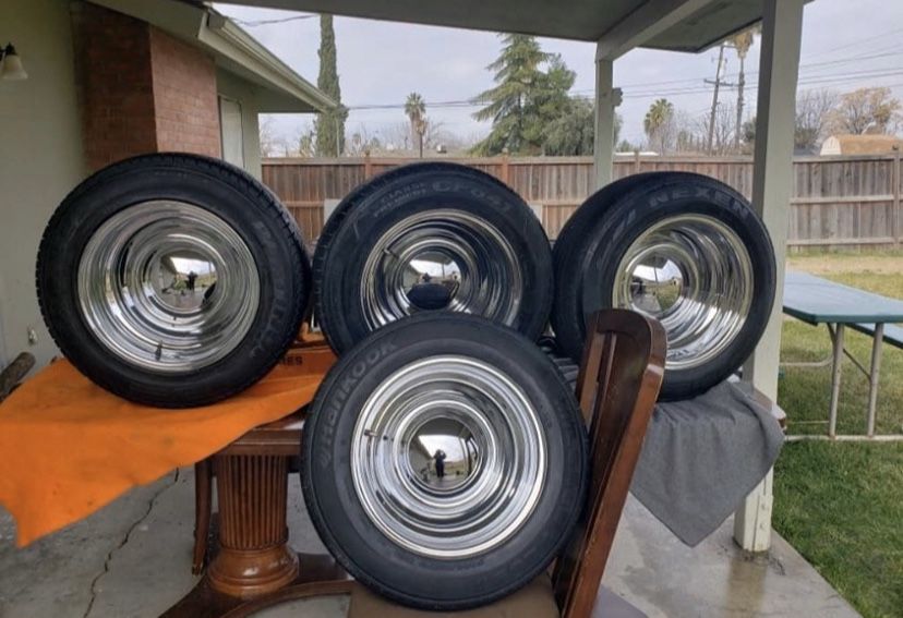 Chevy universal 15” Classic OG moonies rims