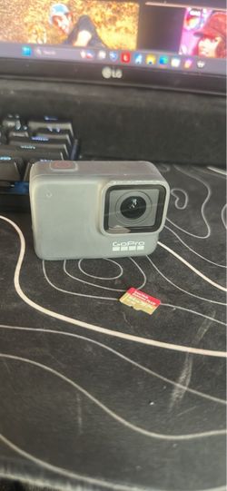 GoPro Hero 7 Silver With 64GB SD Card