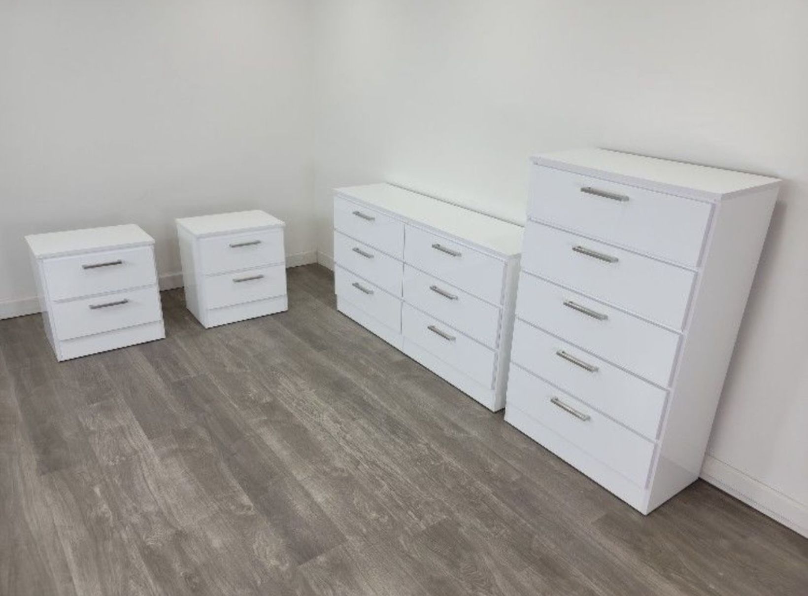 Dresser, Chest And 2 Nightstands - Cómoda, Gavetero Y 2 Mesitas De Noche