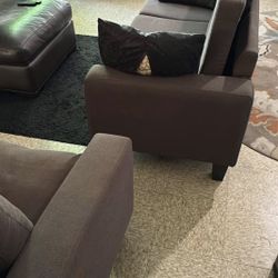 Dark Brown Sofa Set. Excellent Like New 