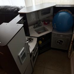 Wood Pay Kitchen
