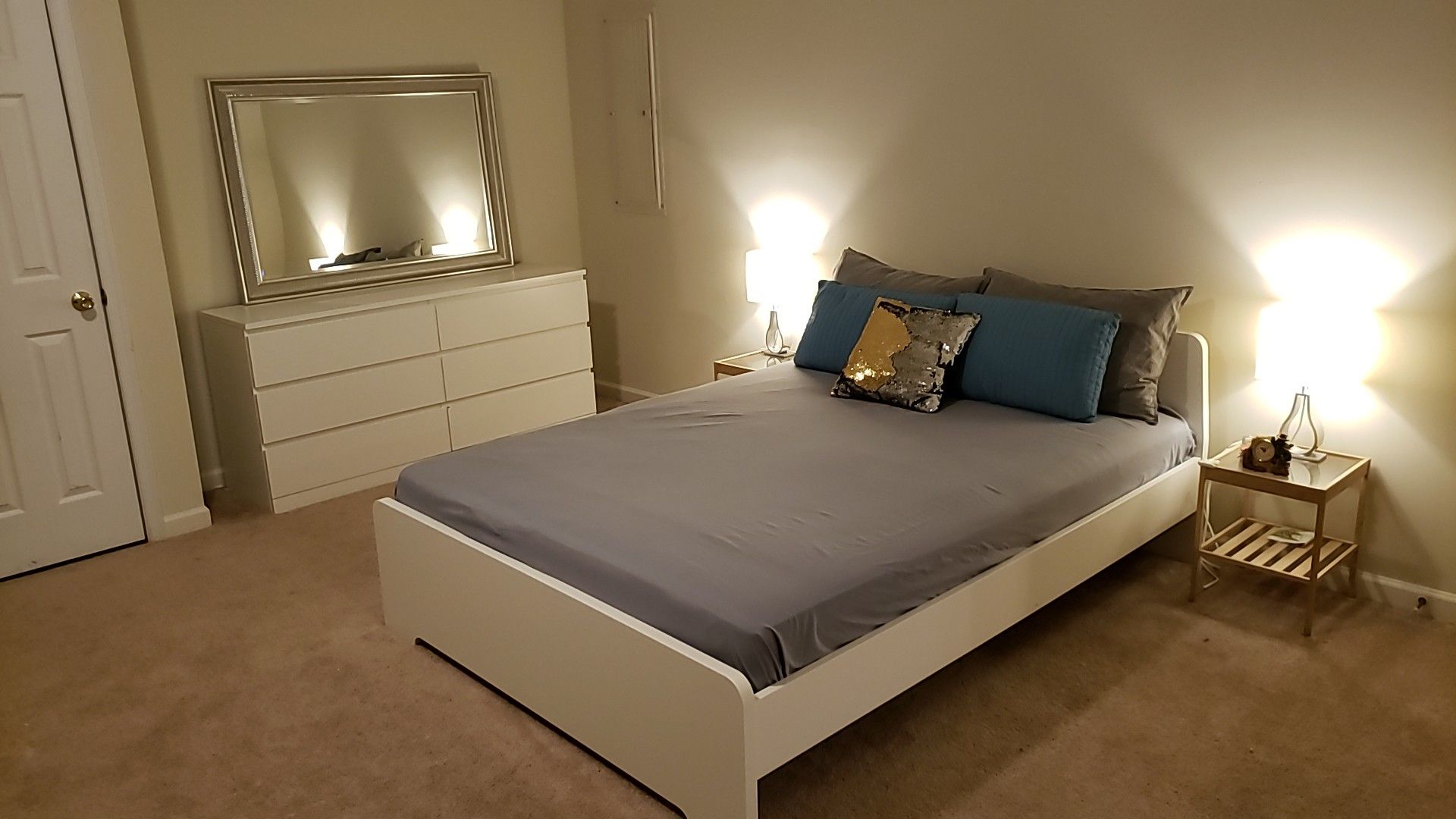 Queen size Bedroom set