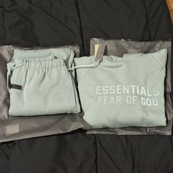 Essential Sweatsuit Large
