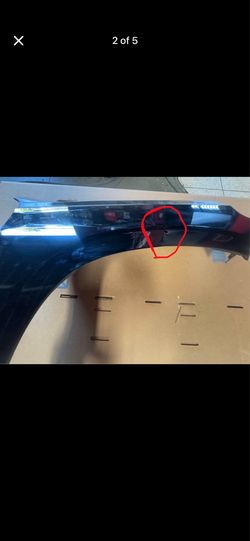 Suburban 2025-2026 right fender slightly damaged