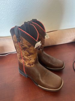 Cowboy boots size 7 Cody James