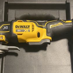DEWALT XR 20v MAX CORDLESS OSCILLATING TOOL