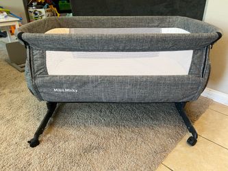 Mika Mickey baby bassinet bedside sleeper