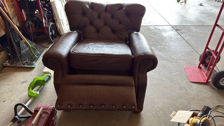 Recliner sofa