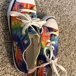 Youth converse tie dye  size 2