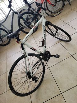 Genesis Saber 700 Mens Bicycle Model 72786 White. for Sale in