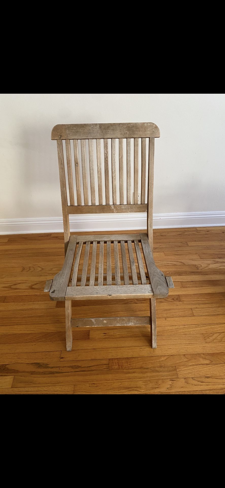 Foldable Wooden Chair