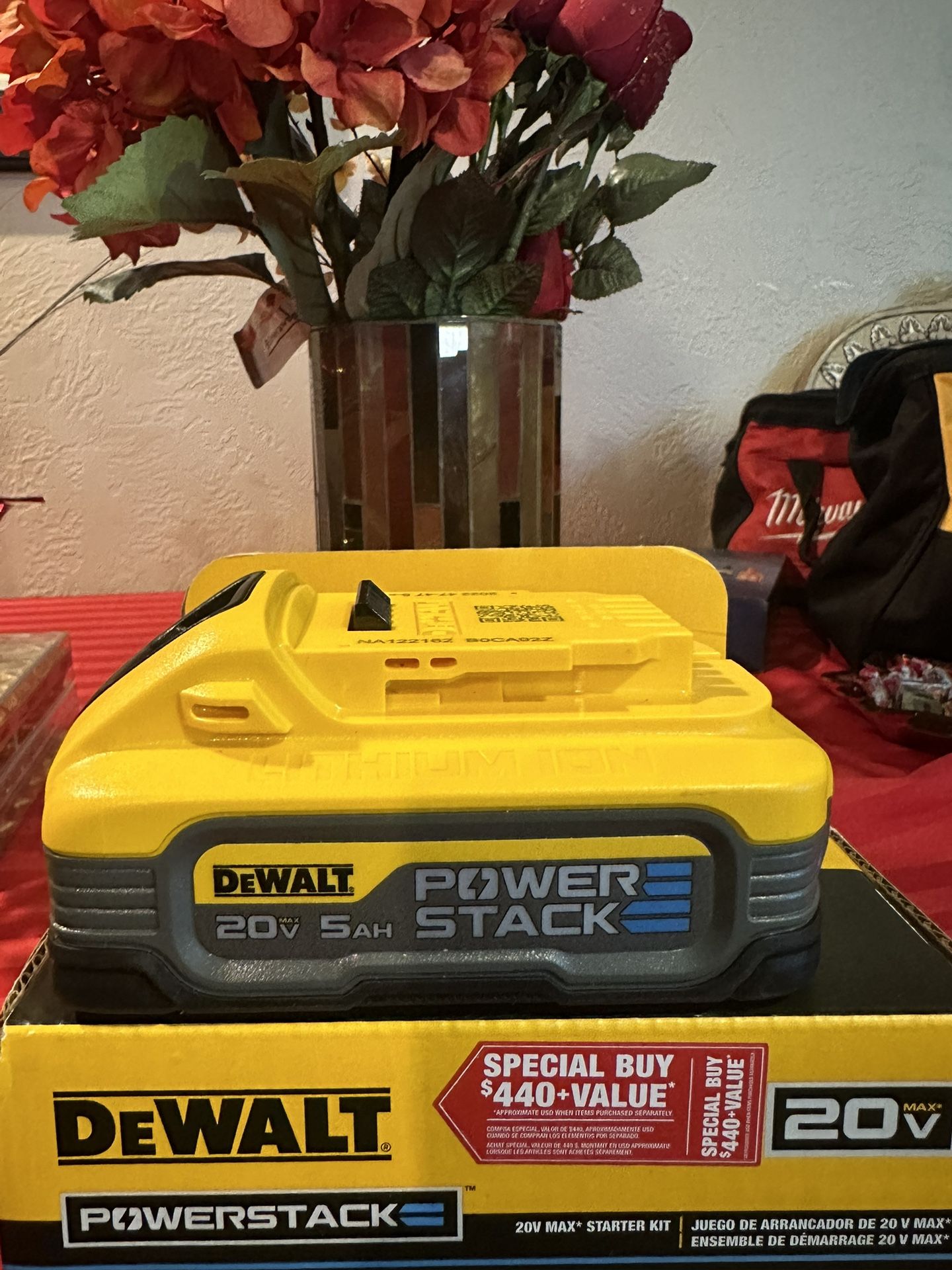 DEWALT POWERSTACK 20V Lithium-Ion 5.0Ah Battery