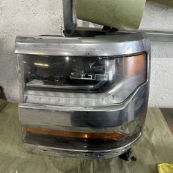 2016-2018 Chevrolet Silverado 1500 - Driver Side Headlight