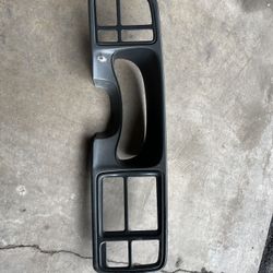 Dash Bazel Black Tahoe 2003