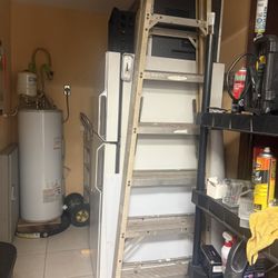 Fiber Glass Ladder 