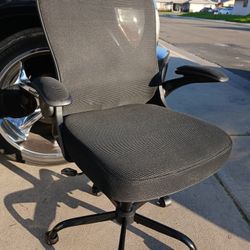 (NEW) OFFICE CHAIR