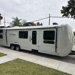 2012 Keystone VANTAGE.  32QBS