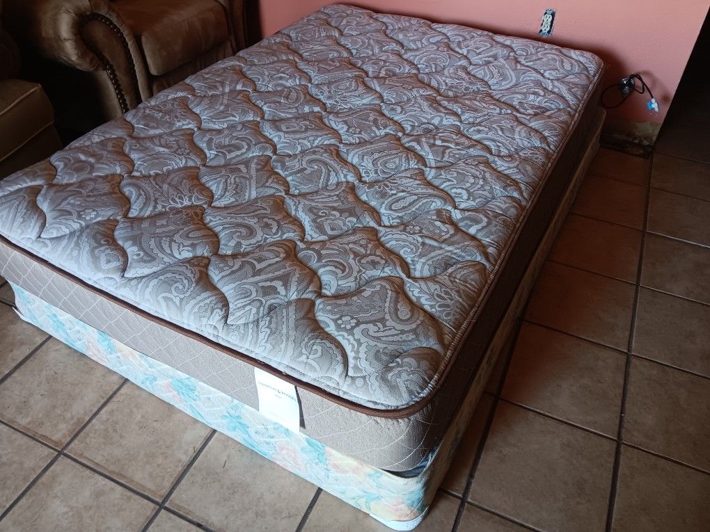 Full-size Mattress and Boxspring With Free Delivery!