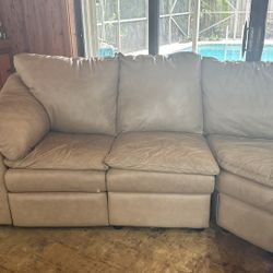 Sectional Leather sofa. Excellent Condition. 