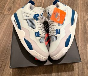 DS Jordan 4 Military Blue
