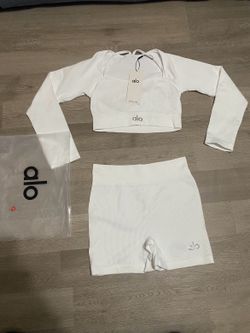 Alo sets white