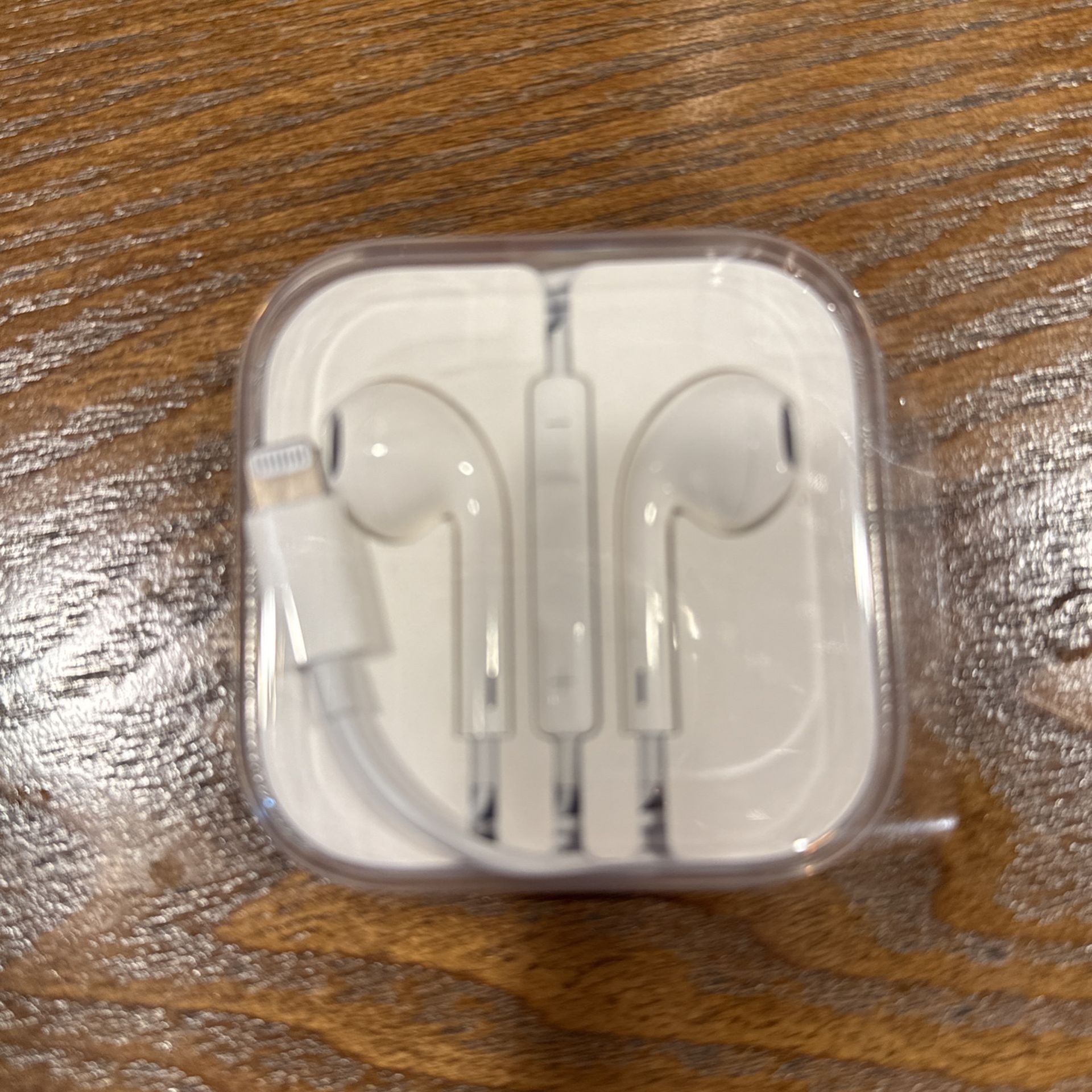 EarPods With Lightning Connector