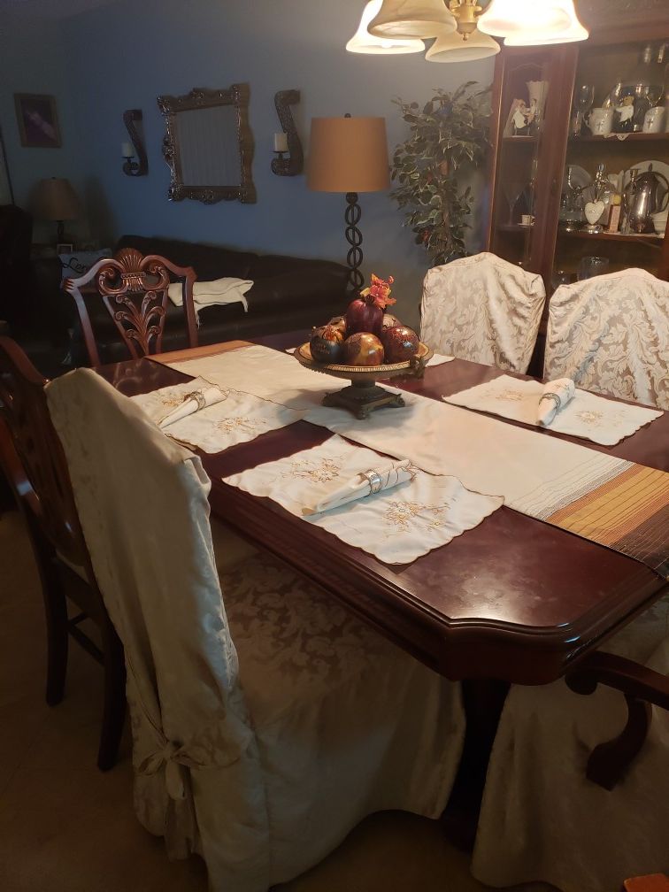 7 piece dining room set and China cabinet