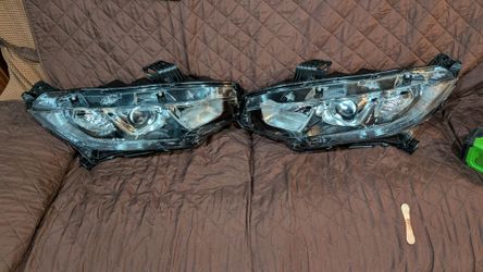 Headlight for a Honda civic 2016to2020