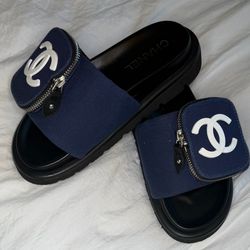 Designer Flip Flops (Front Pocket) - Size 8 - New!