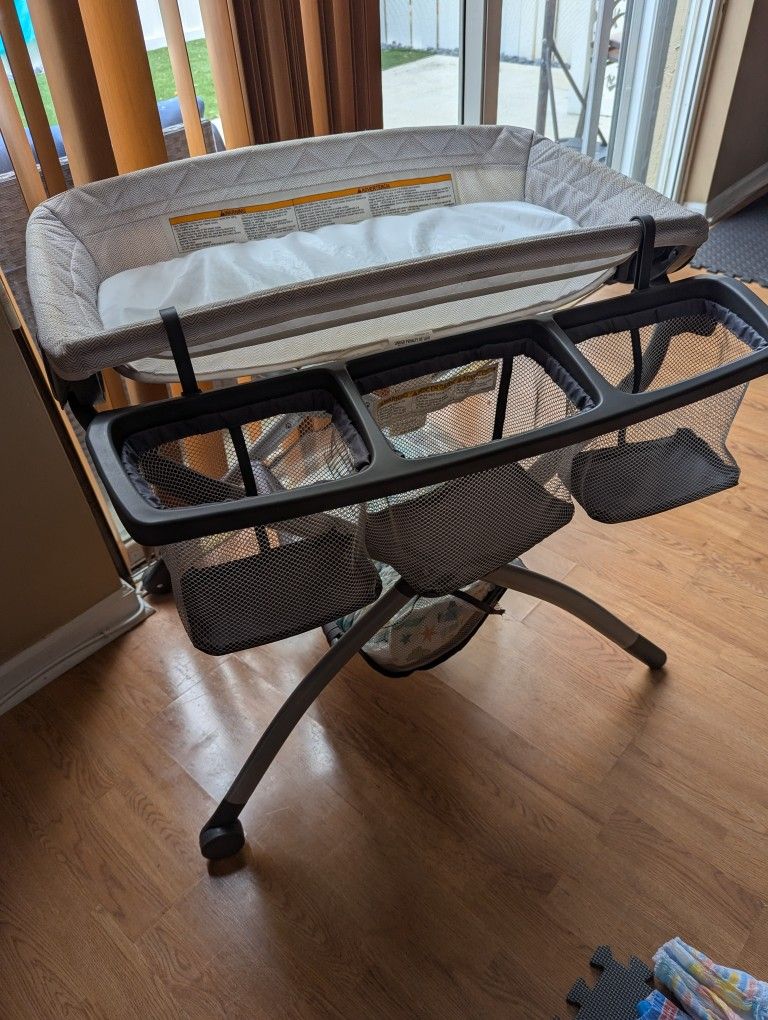Graco Baby Changing Table
