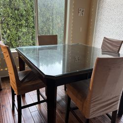 Dinning Table With Chairs