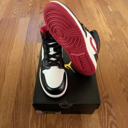 Jordan 1 Mid Gym Red White Black Size 6y