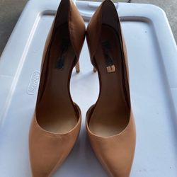 Nude Pumps- New, Size 9 Women