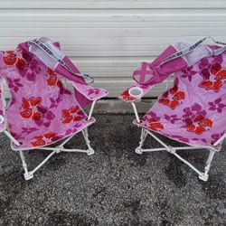 2- Tailgate or Beach Chairs With Cup Holders And Cases And Made by Joe Boxer Like New. 
