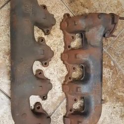 GM Chevy Exhaust Manifold RH 4 and LH Engine Motor Part Parts