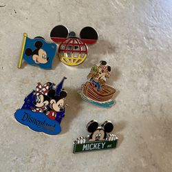 Mickey Mouse disney Pins