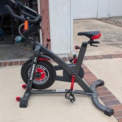 Excellent Condition Schwinn IC4 Spin Bike Peloton 