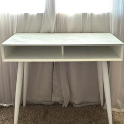 White Wooden Desk with Metal Legs 