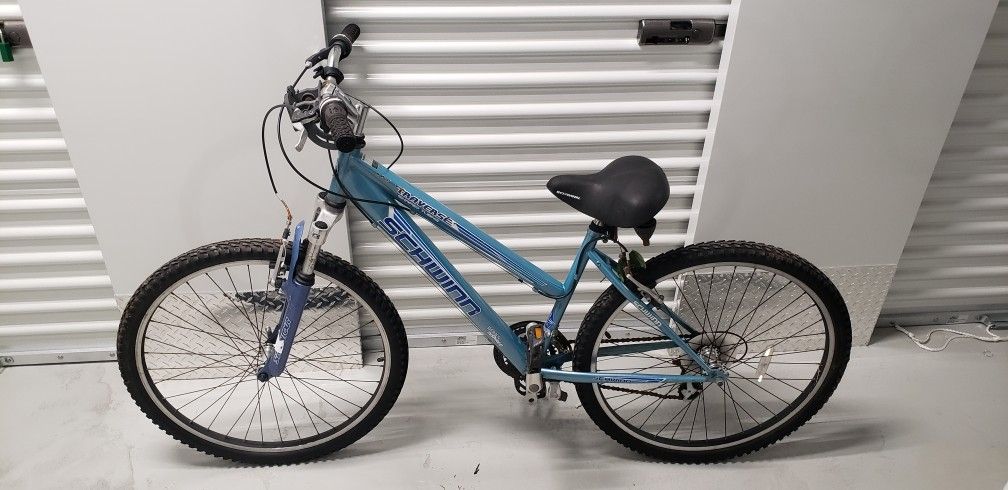 Schwinn Traverse Girls Mountian Bike 