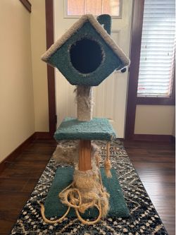 Strong solid Preowned cat Scratch Post tree house
