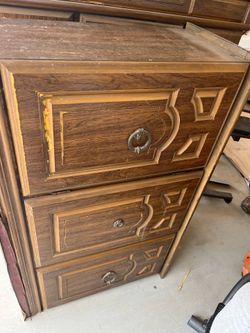 Kitchen cabinet