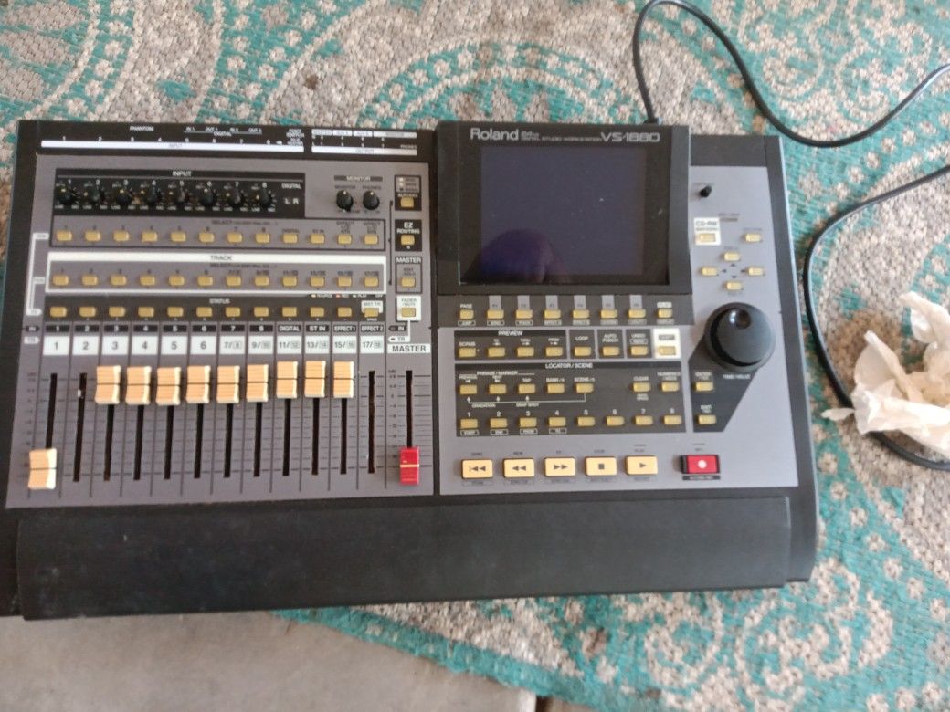 Roland Vs-1880 24 Bit Digital Studio Workstation / Fostex Model 350 Recording Mixer