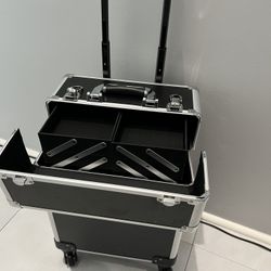 Rolling Professional Makeup Train Case. Great condition. Jupiter.