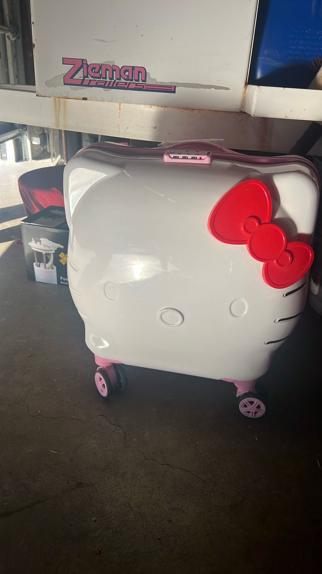 New Hello Kitty Luggage 