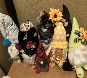 7 Gnomes that Are All Different