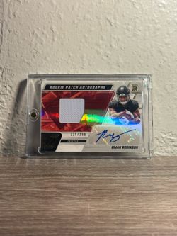 2023 Panini Zenith - Rookie Patch Autographs Bijan Robinson #203 /299